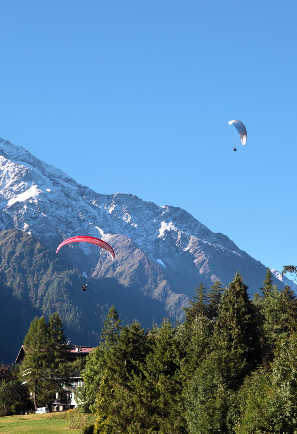 Try an unique experience near Mont Blanc – paragliding.