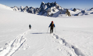 Skiing La Vallee Blanche