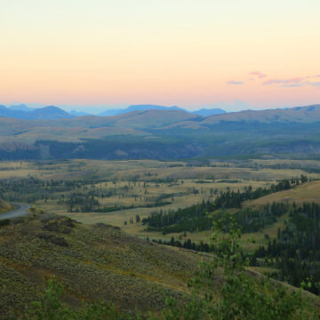 11 of the Best (And Most Photo-Worthy) Day Hikes in Yellowstone Park