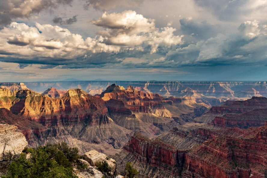 hiking the grand canyon rim to rim