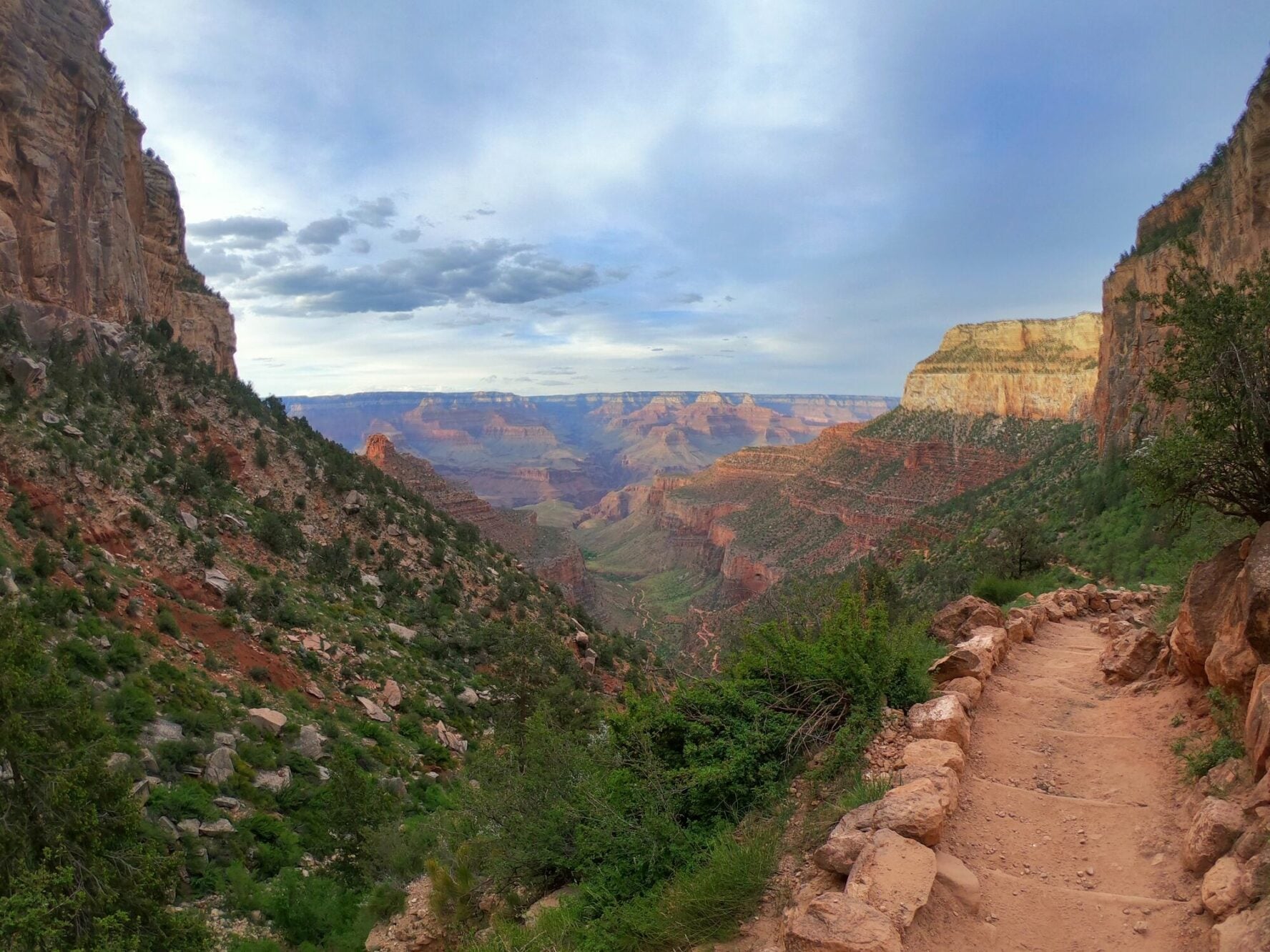6 Grand Canyon Hiking Trails That Will Take Your Breath Away 6-grand-canyon-hiking-trails-that-will-take-your-breath-away