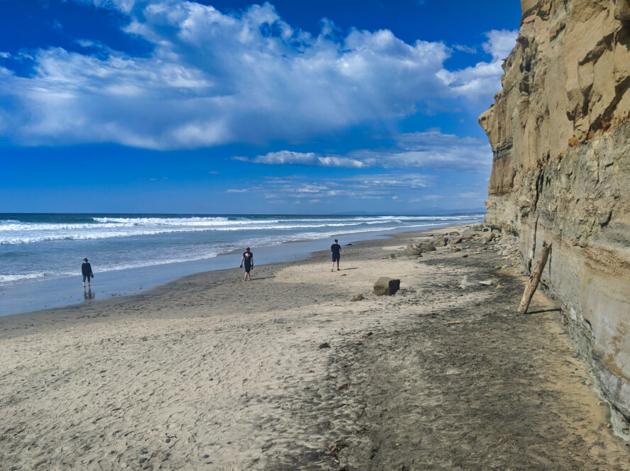 To visit the Torrey Pines beach, make sure you plan your hike during low tide.