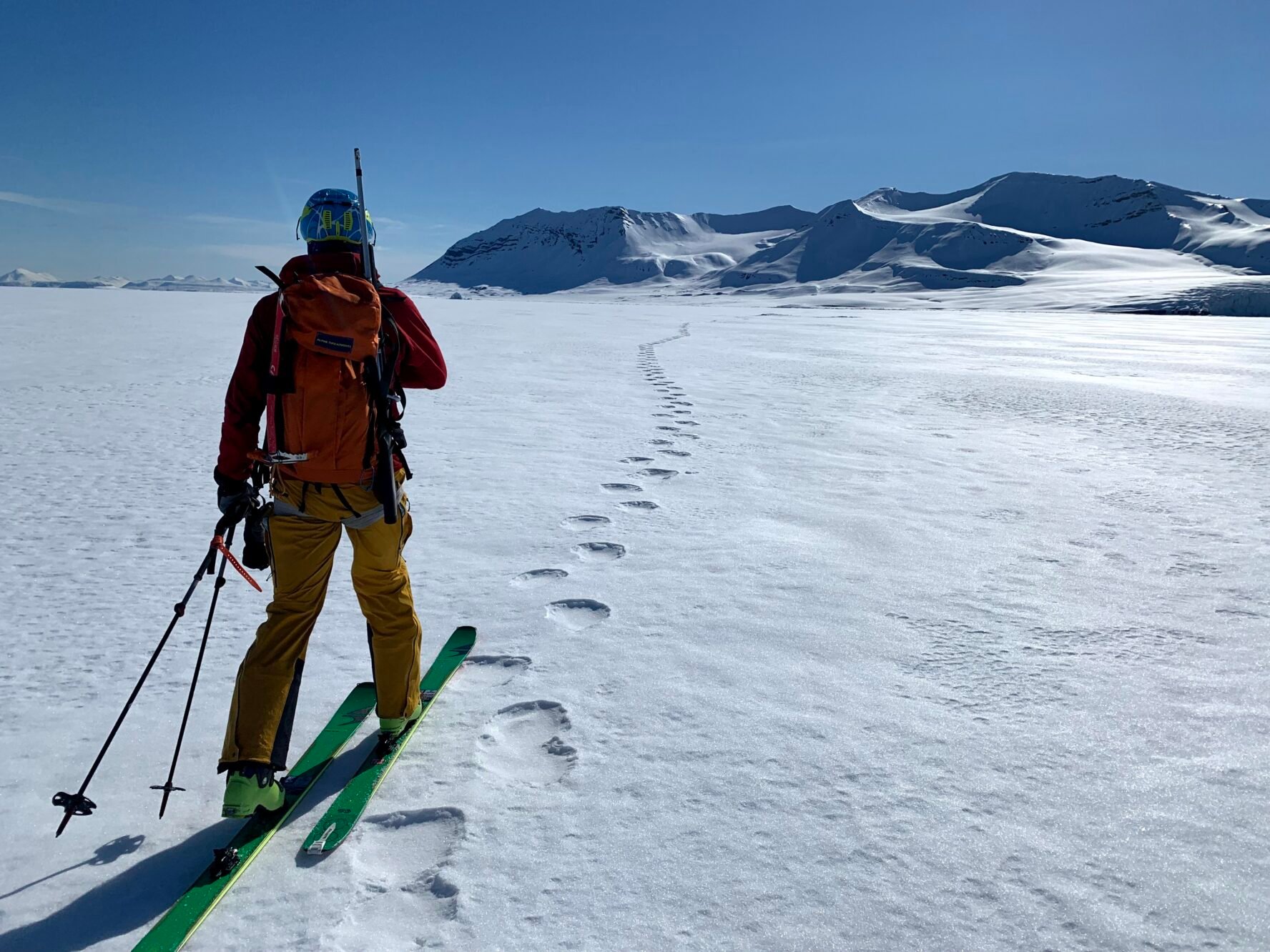 Svalbard backcountry skiing
