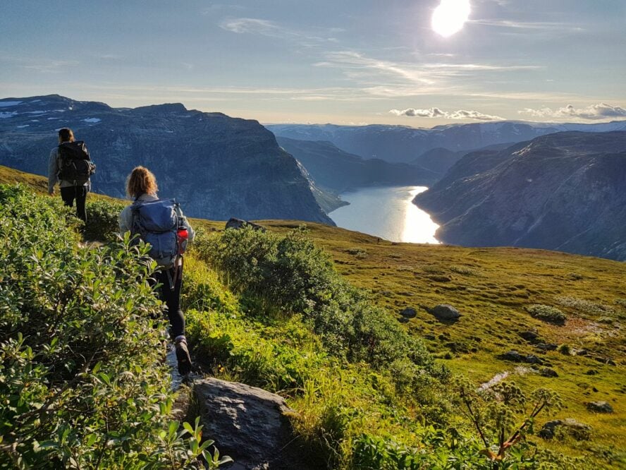 trolltunga hiking