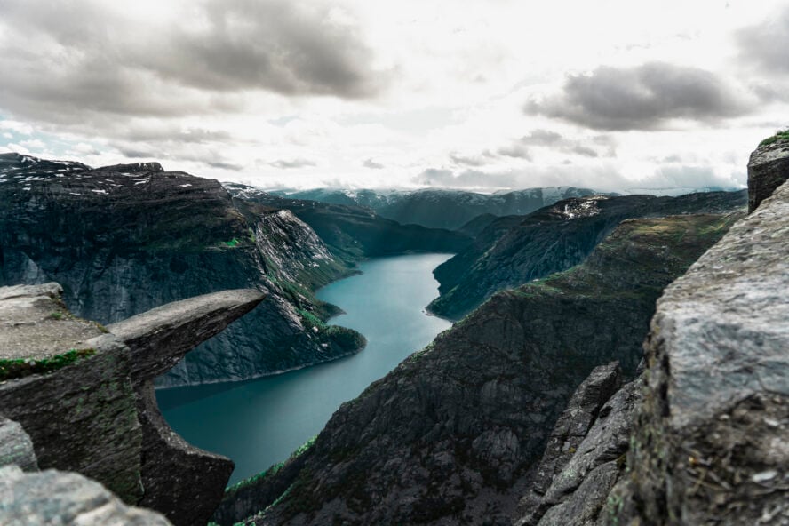 trolltunga hiking