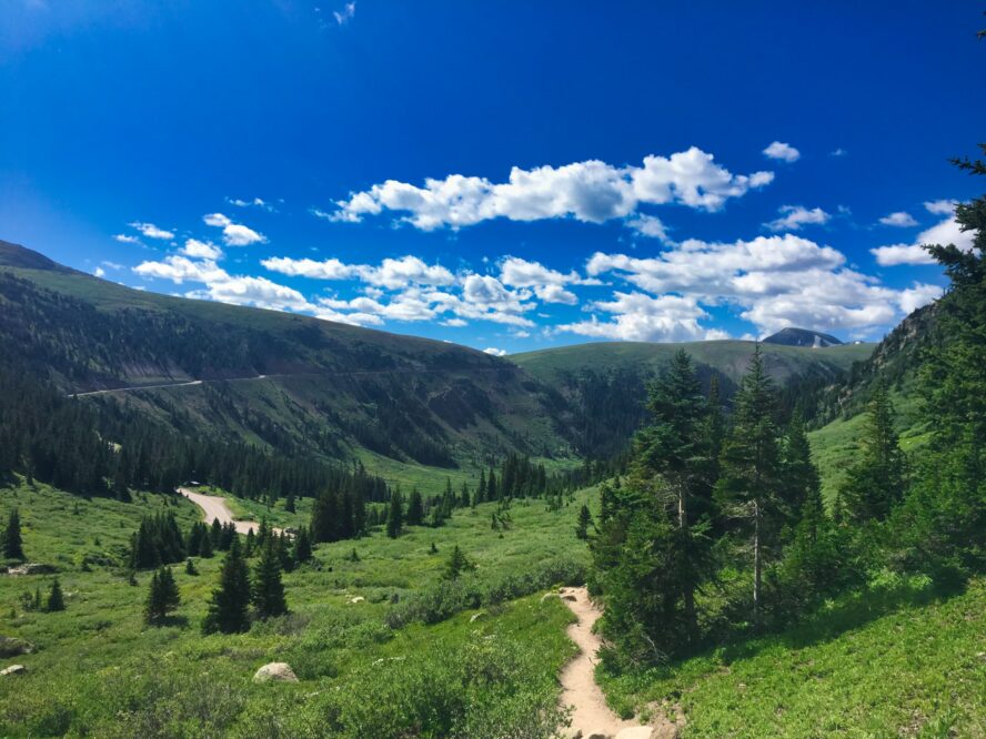 Rock climbing Maroon Bells