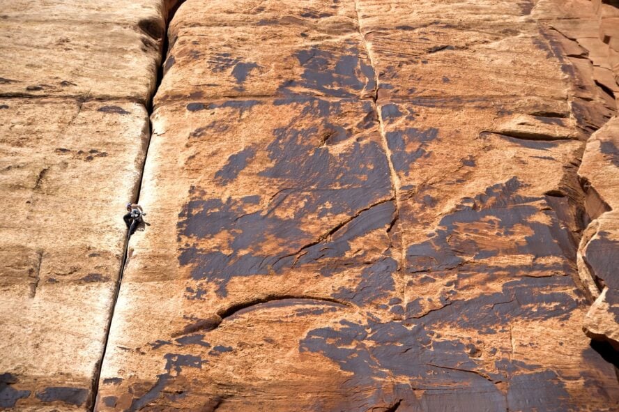 Impacts to the rock are visible on Generic Crack where the outside patina has worn away around the edges. 