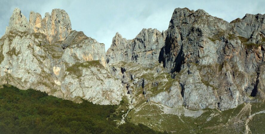 picos de europa rock climbing