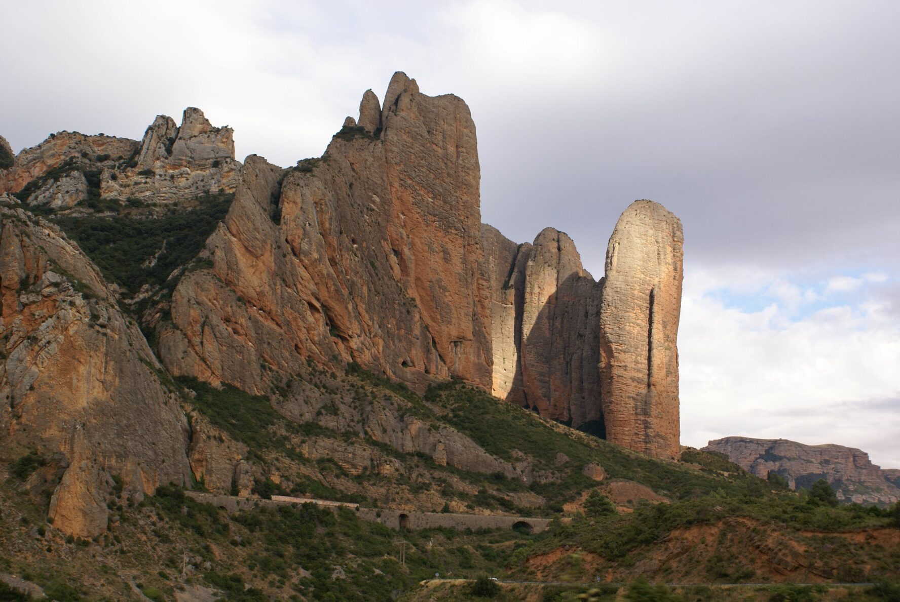 ¡Escalada suprema! The Top 10 Rock Climbing Areas in Spain