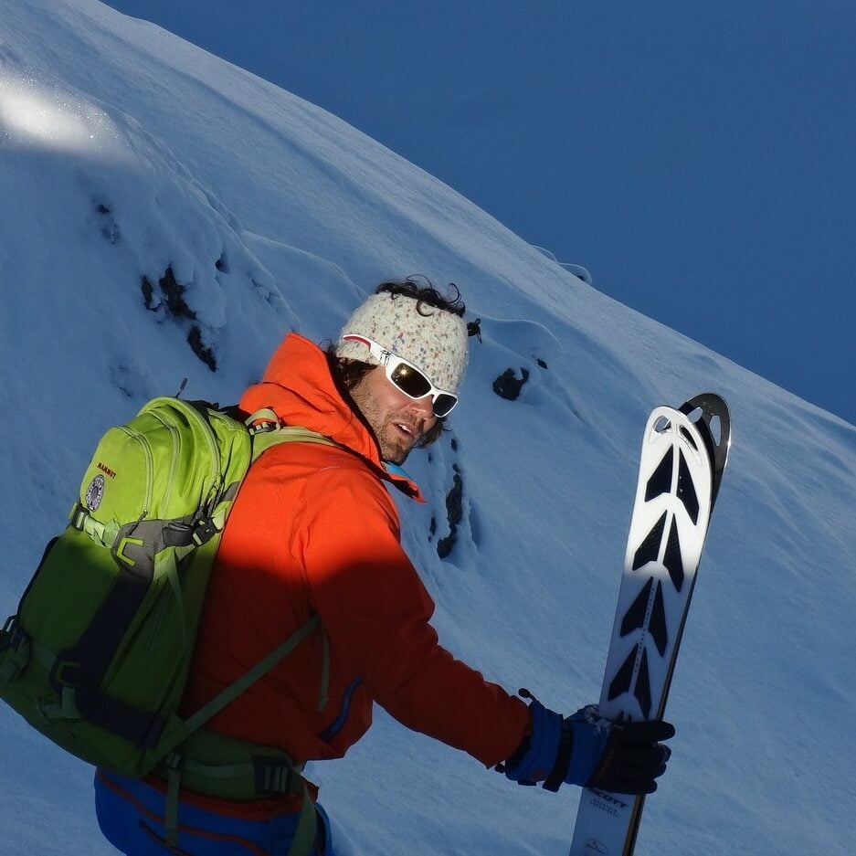 Andres, your guide, enjoying the fresh powder and virgin snow of Norway