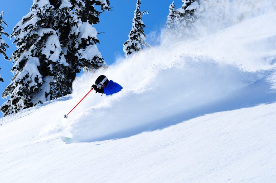 Skiing on Mt Hood is blessed with an annual snowfall of 400-500 inches and a wonderfully consistent snowpack