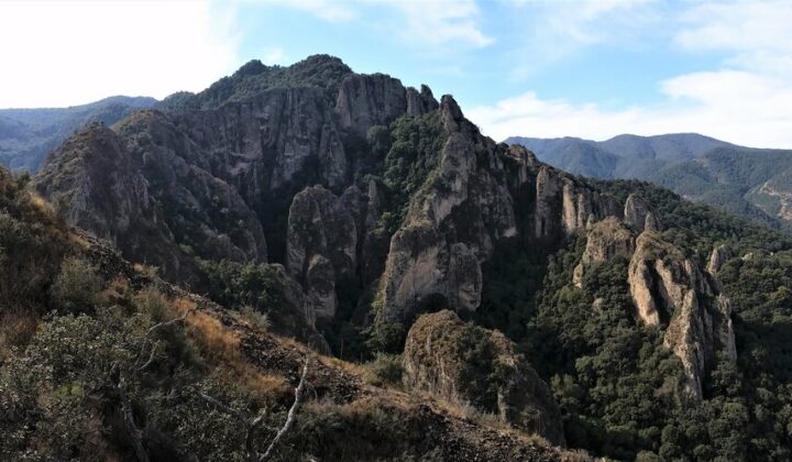 The magnificent Aculco de Espinoza is practically begging to be climbed.