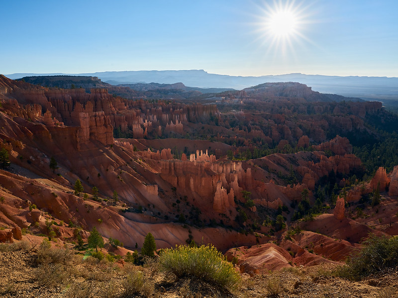 The sun rising above Bryce Canyon