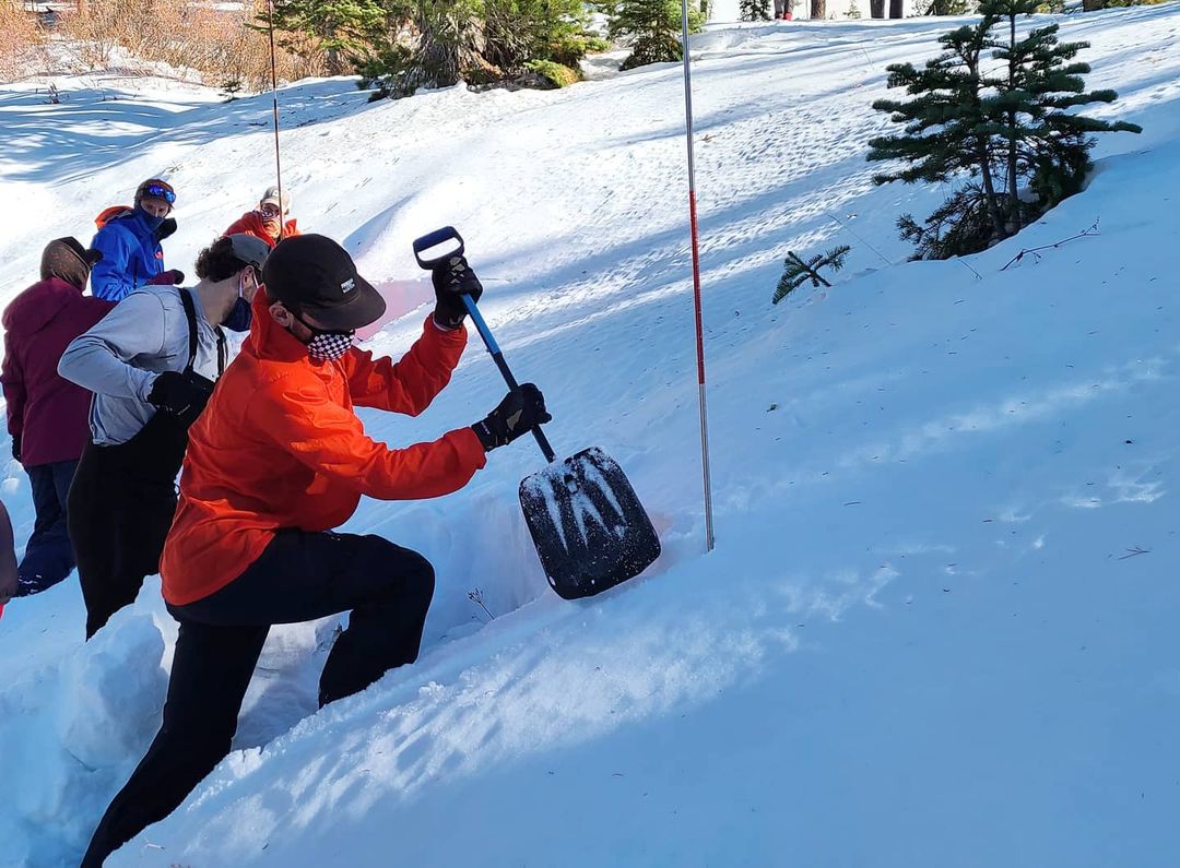 Women’s AIARE Avalanche Courses in Lake Tahoe