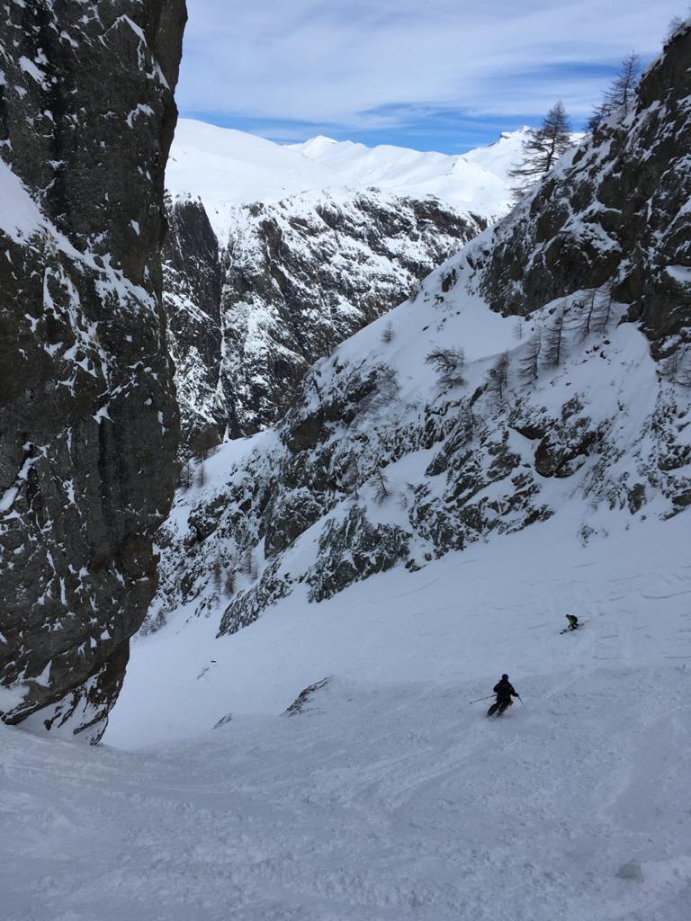 Skiers in La Grave
