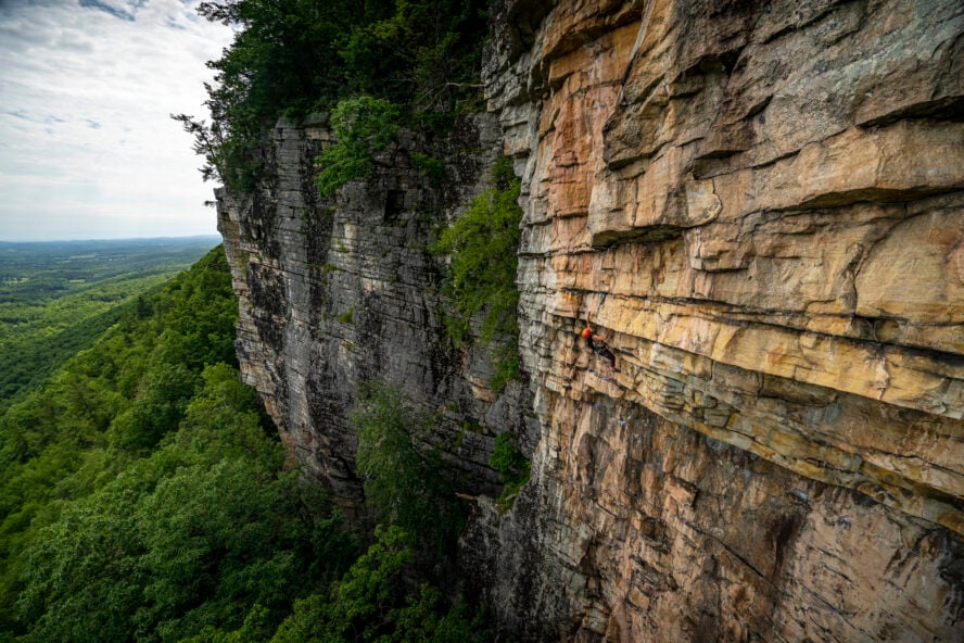  Dr. Lexie Kantor climbing in the Shawangunks, on No Man’s Land on The Yellow Wall