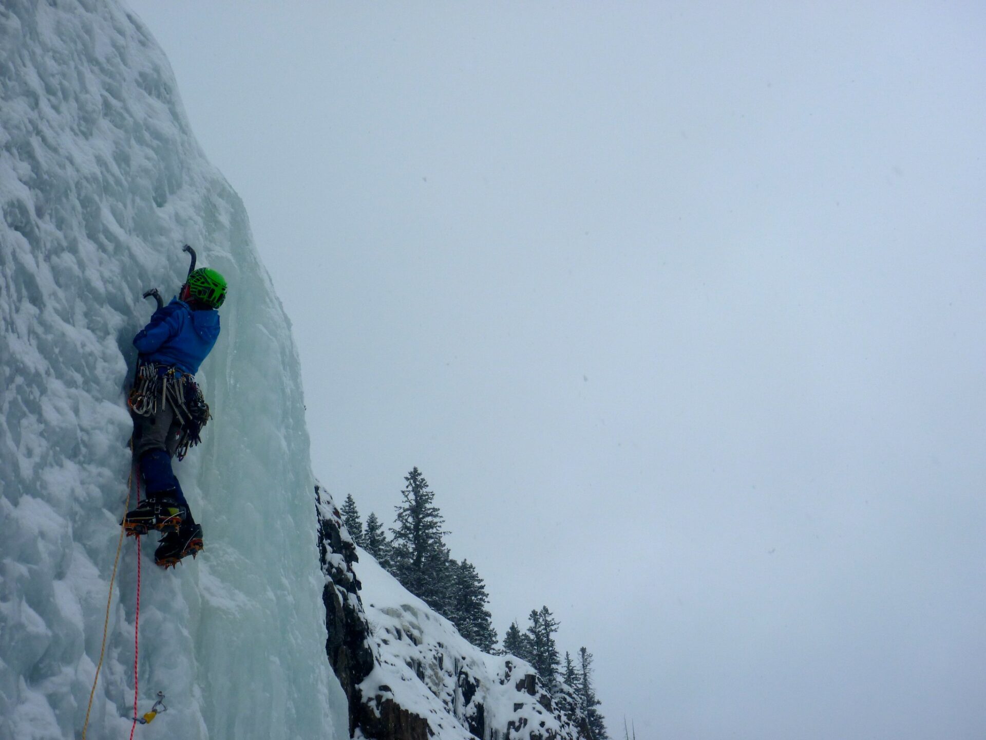 Ice Climbing Hyalite Canyon and Ousel Falls Guided Tour 57hours