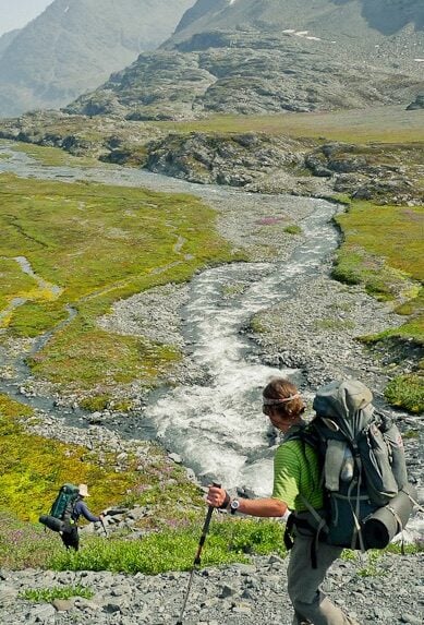 Hikers crossing the glaciers of the Denali valleys.