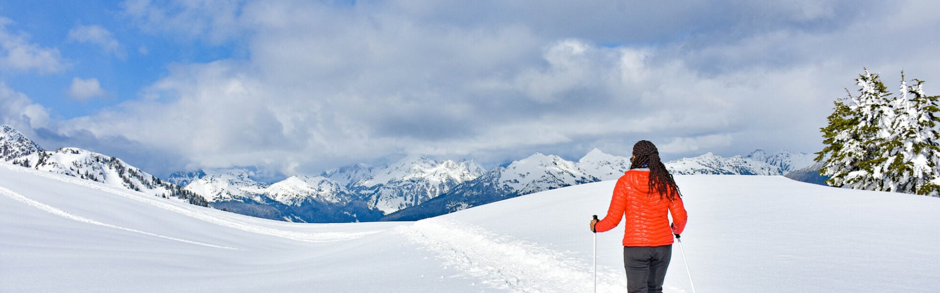 How to Stay Warm: Tips for Hiking in Winter