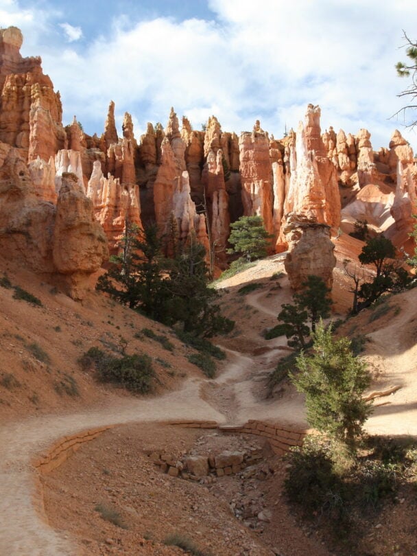 Hiking tour in Utah's Mighty Five National Parks