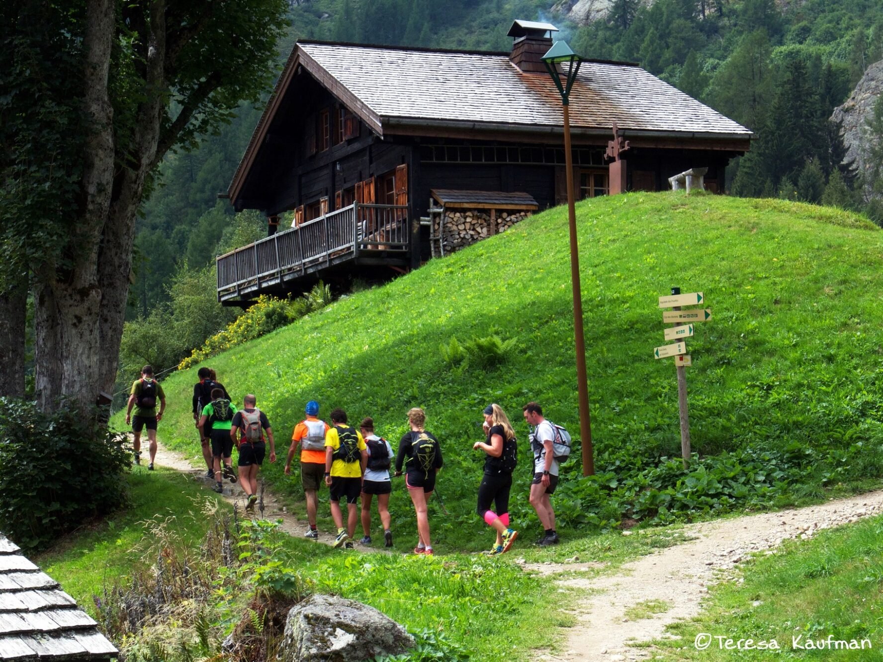 Hikers in Trelechamps