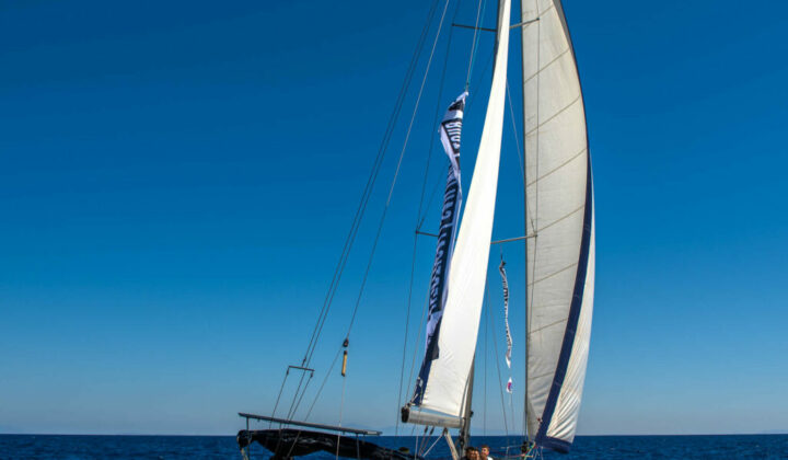 Sailboat will takes you from one climbing point to the other. Enjoy the sun and salty air as you sail along the spectacular coast