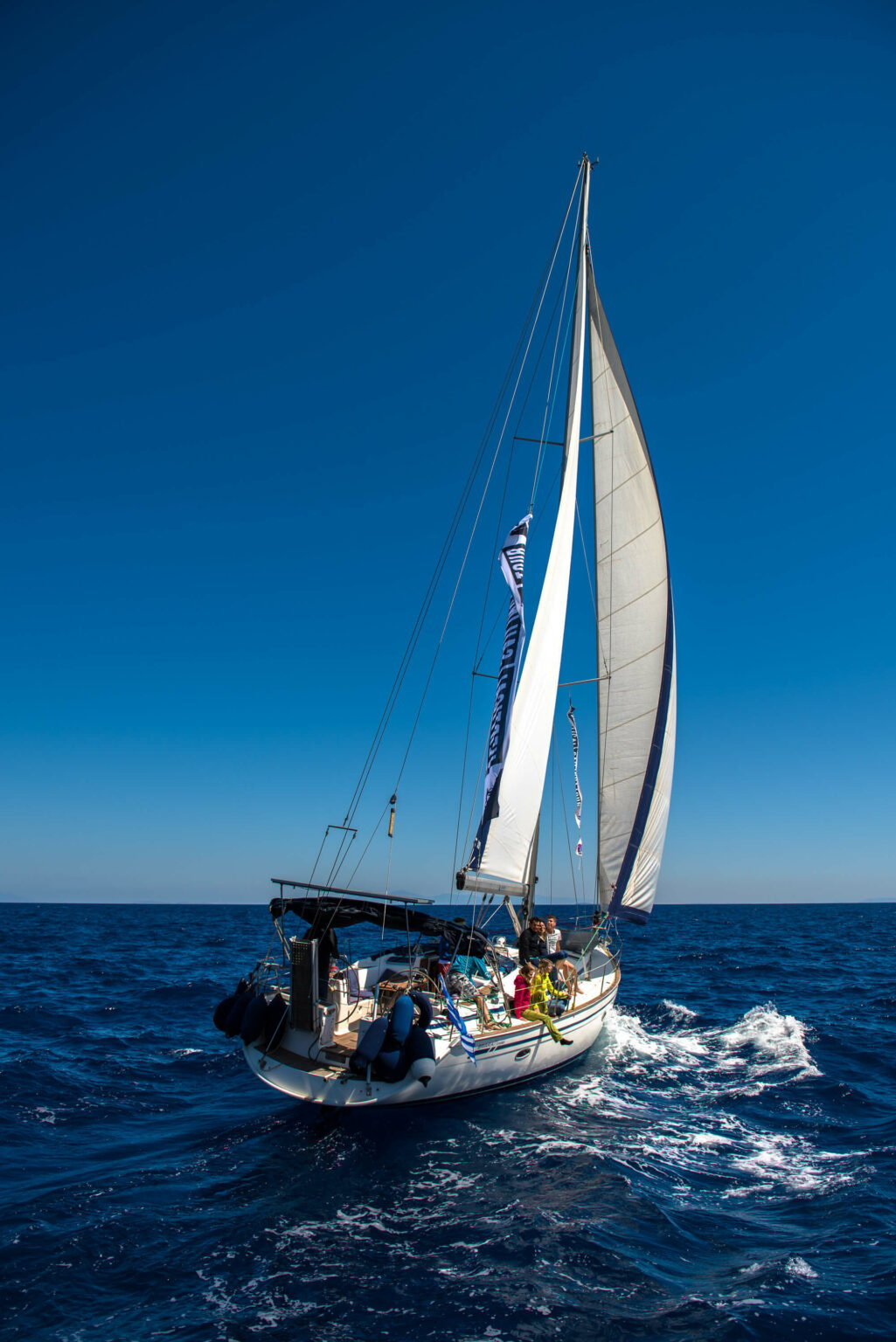 Sailboat will takes you from one climbing point to the other. Enjoy the sun and salty air as you sail along the spectacular coast