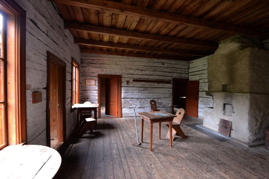 A wooden house built in the 19th century during the time of the Gold Rush.