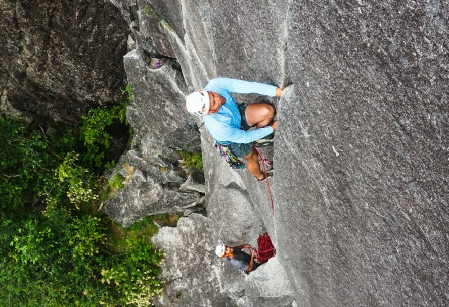 The Great Northern Slab offers a ton of moderate, 2-3 pitch crack routes, making it a great place for beginner climbers to practice their technique.