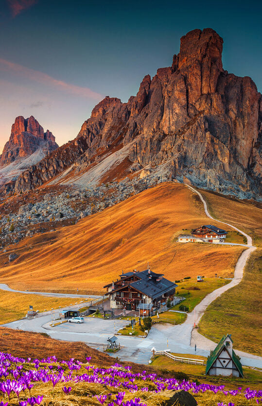 Guided hiking tour of Alta Via I and II in the Dolomites, Italy