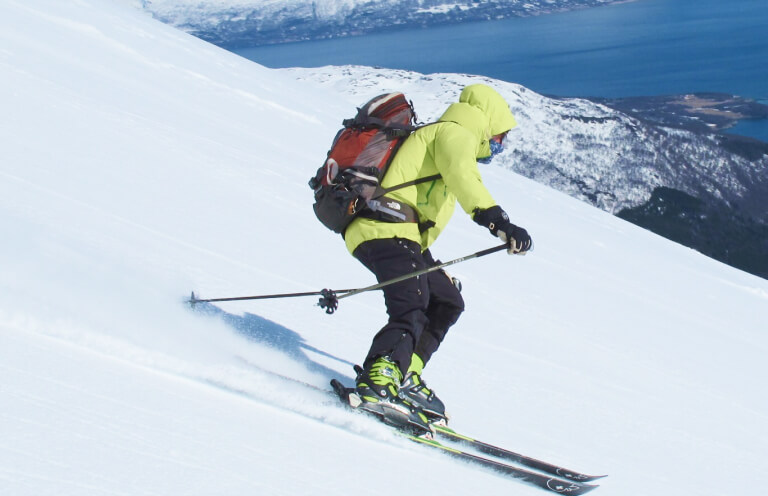 Skiing in Svalbard is immensely rewarding thanks to the accessible slopes and epic landscape.
