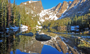 There are many lakes along the hike to Hallett Peak, including the Dream and Emerald Lakes.