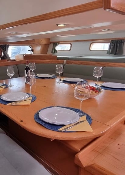 Boreal boat sailing