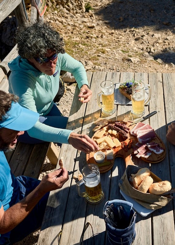 Sharing meal at a rifugio
