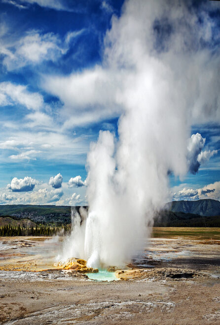 Old Faithful Geyser in Yellowstone National Park