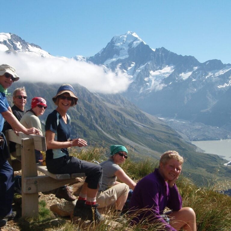 hiking new zealand friends