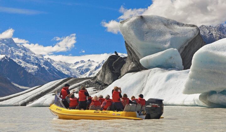 Tasman glacier lake