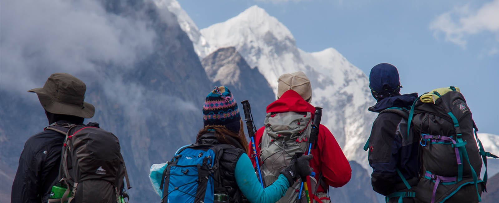 Hikers enjyoing the view of Everest