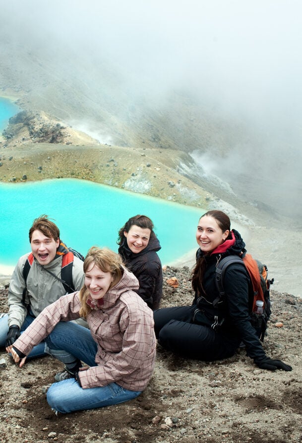 new-zealand-tongariro-hikers-group