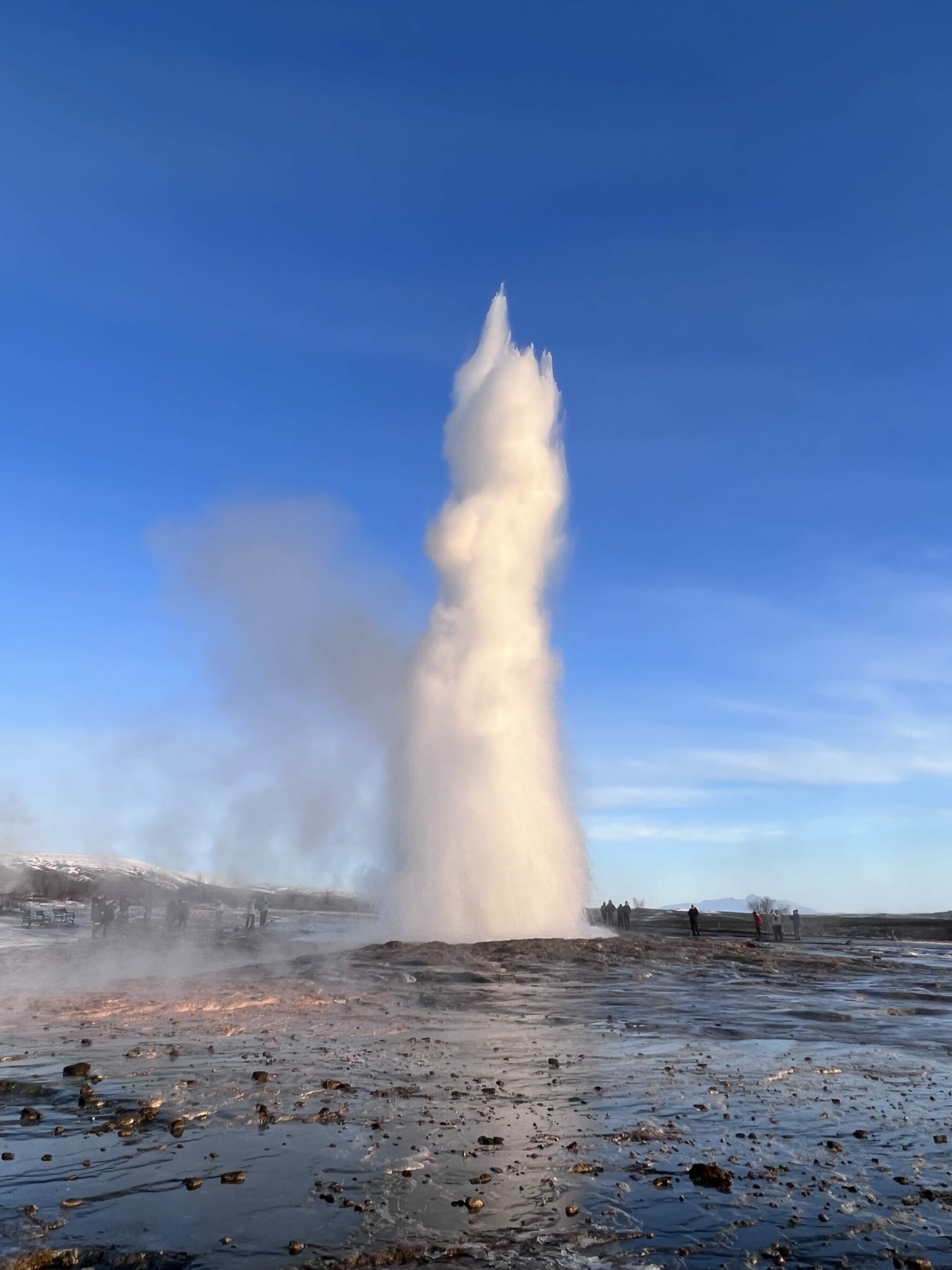 A big spouting geysir