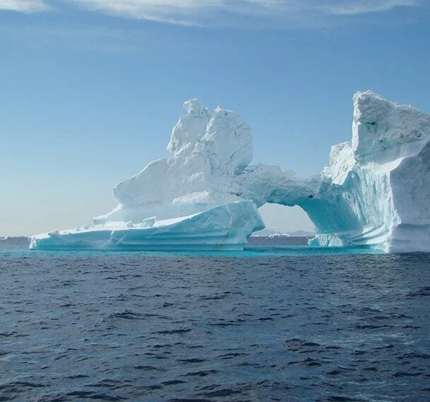 Sailing and exploring tour in Greenland.