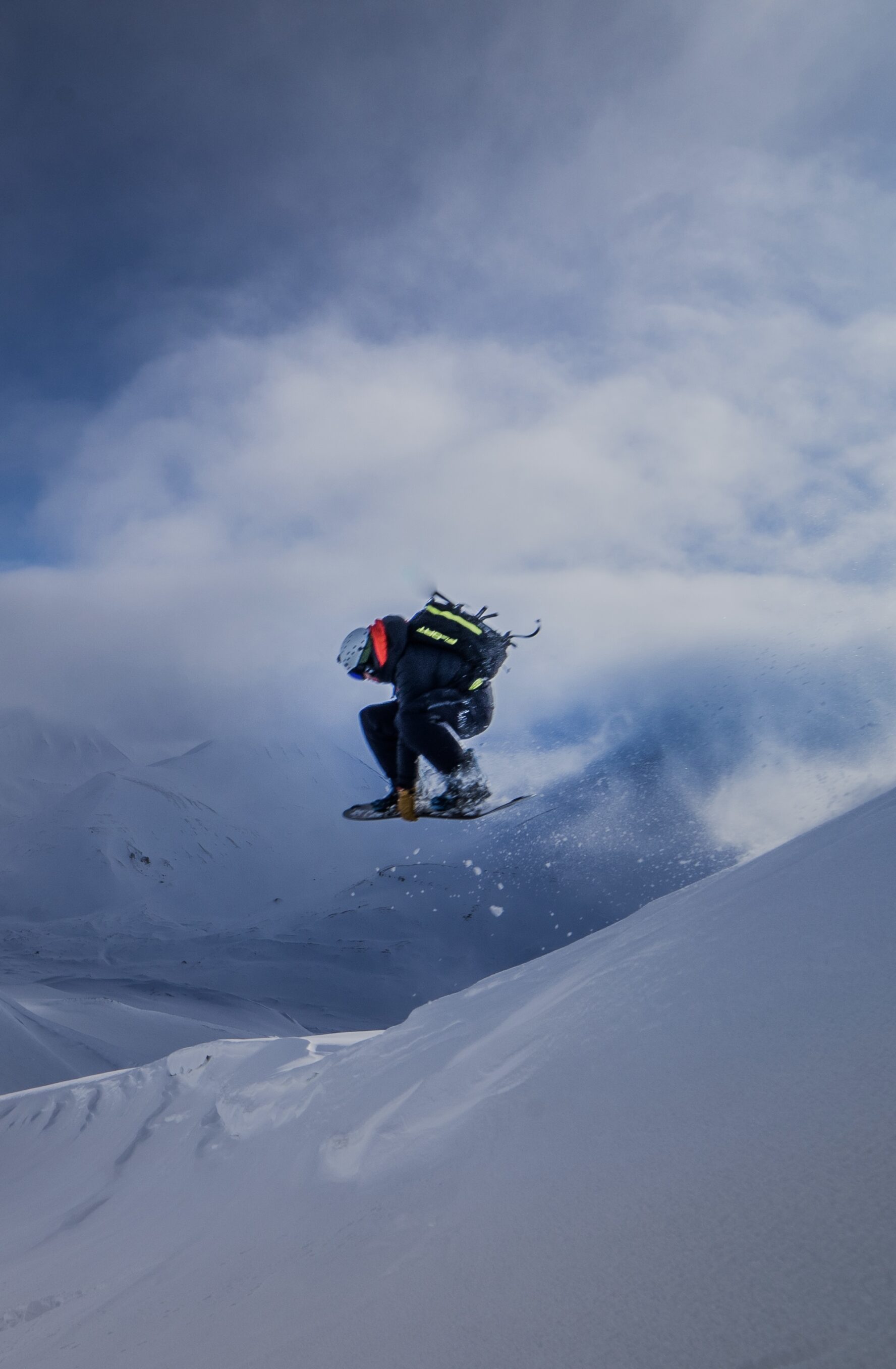 Snowboarder in Svalbard