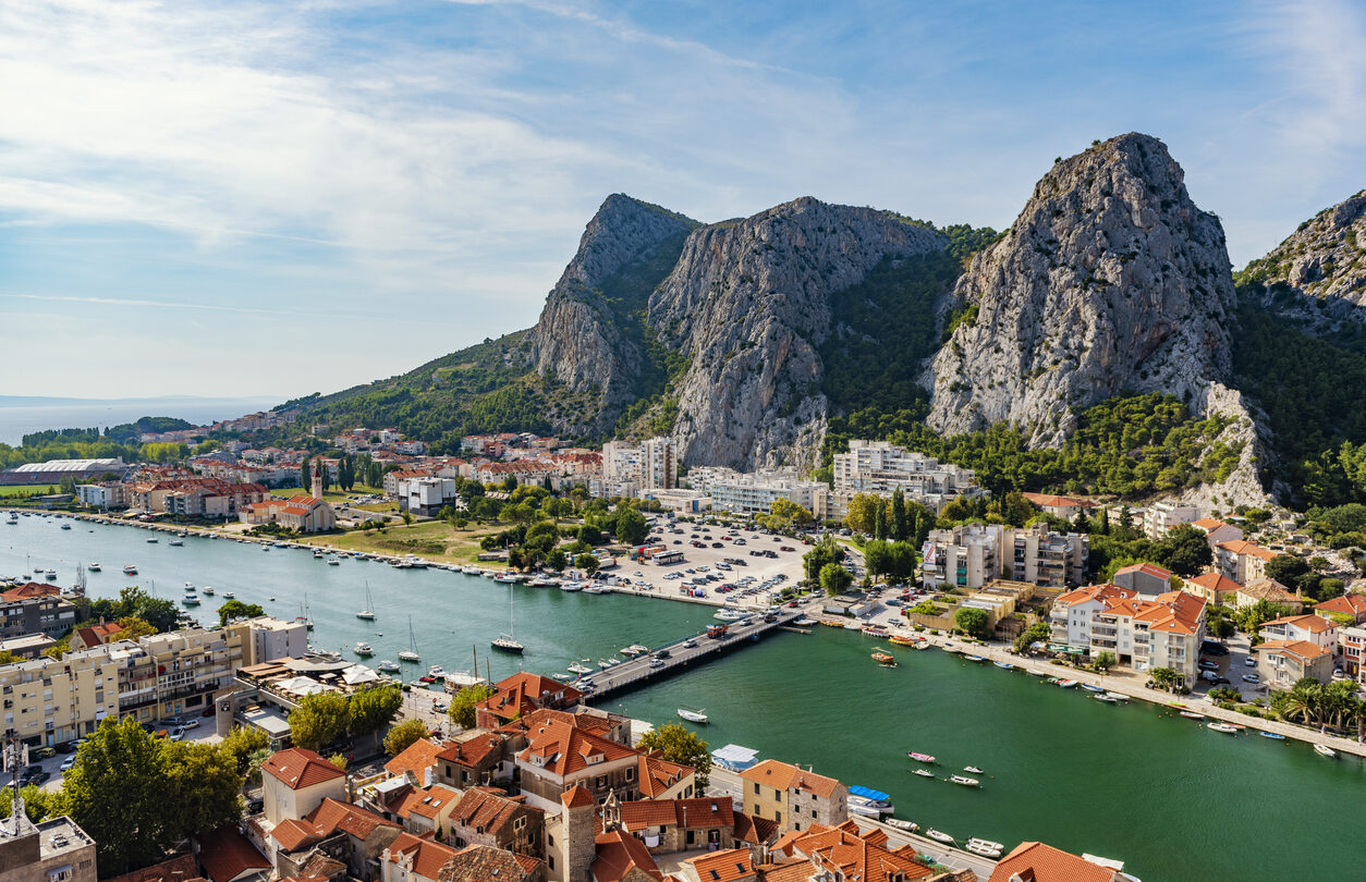 Dalmatian town of Omiš surrounded by mountains