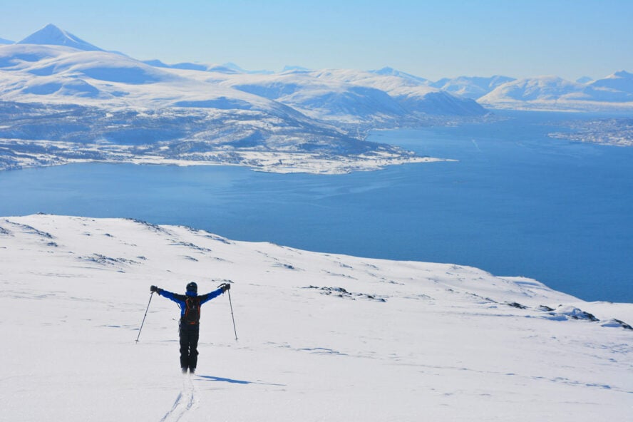 Skiing and sailing on Norway’s coastline