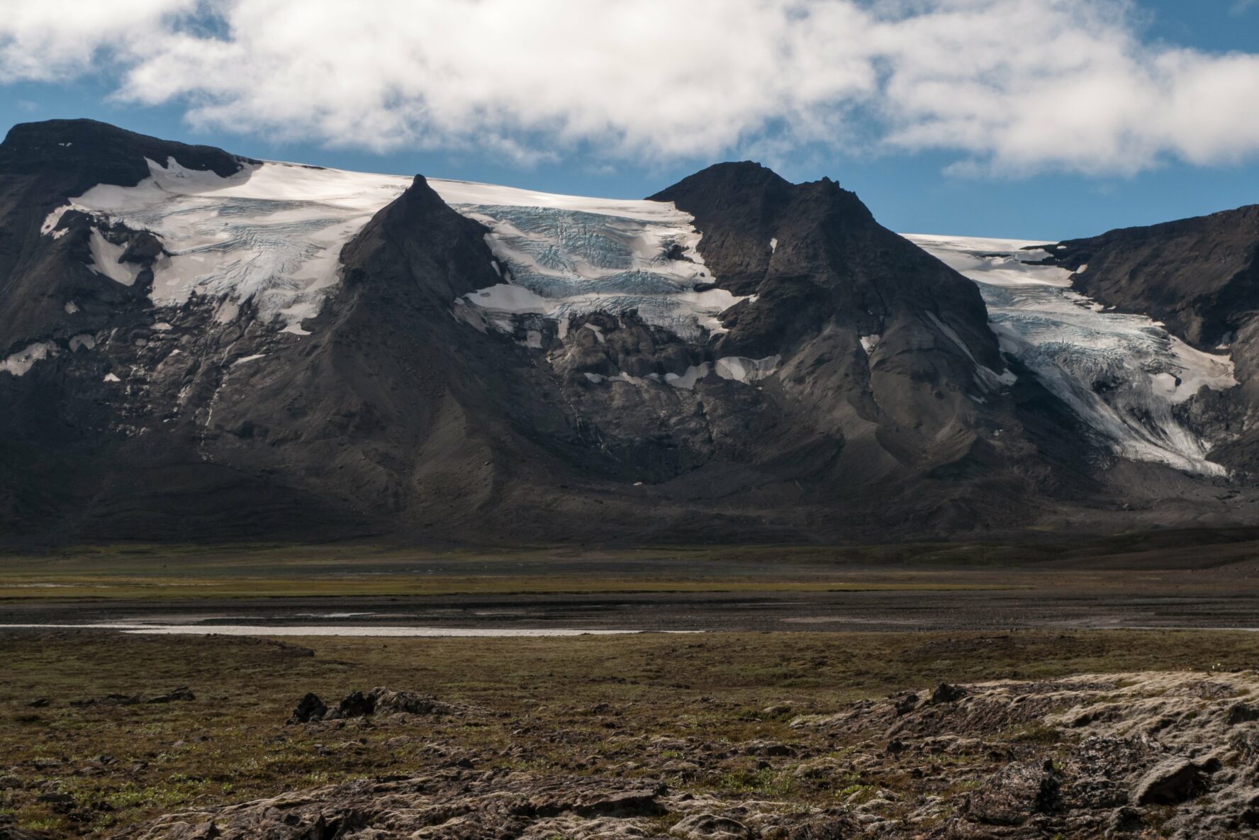 Hrutfell glacier from distance