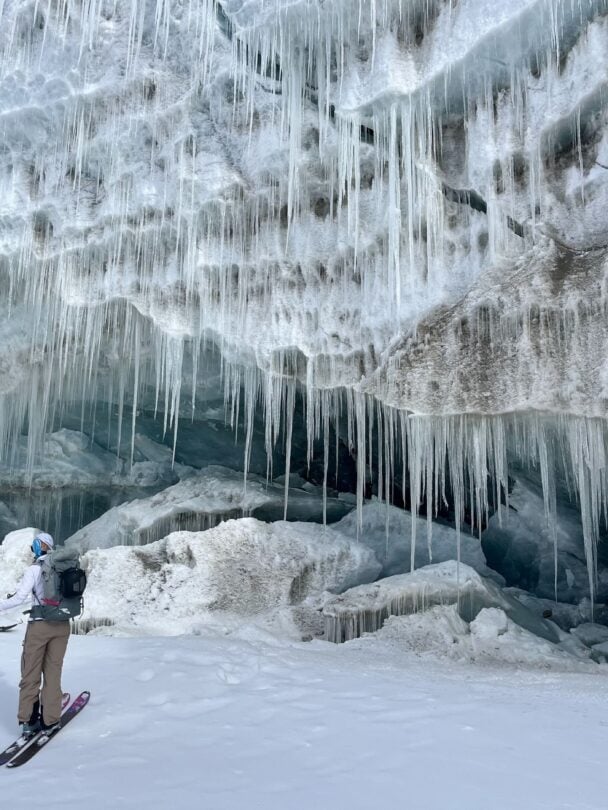 group skiers bow yoho