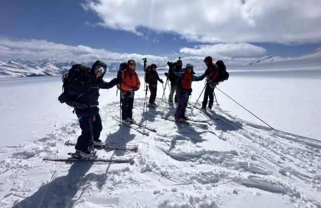 group skiers bow yoho