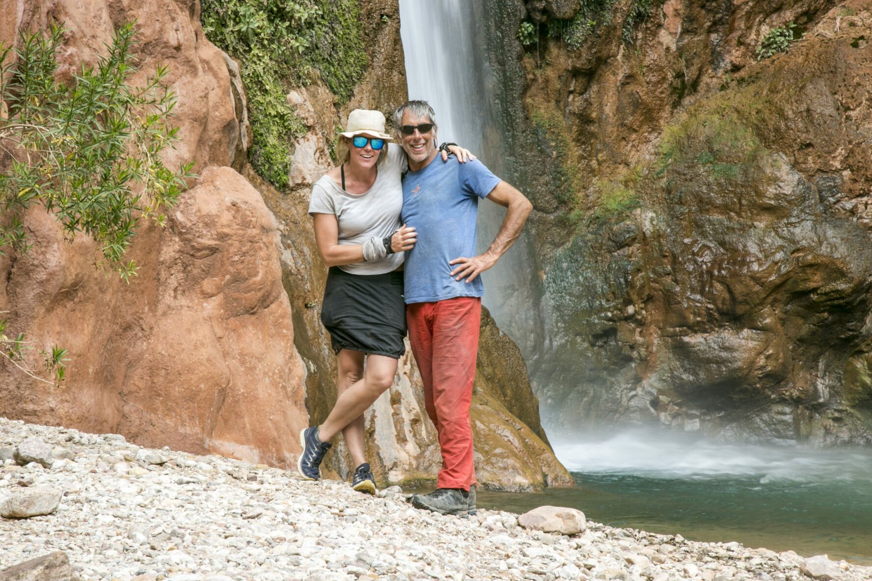 Happy hikers in Deer Creek