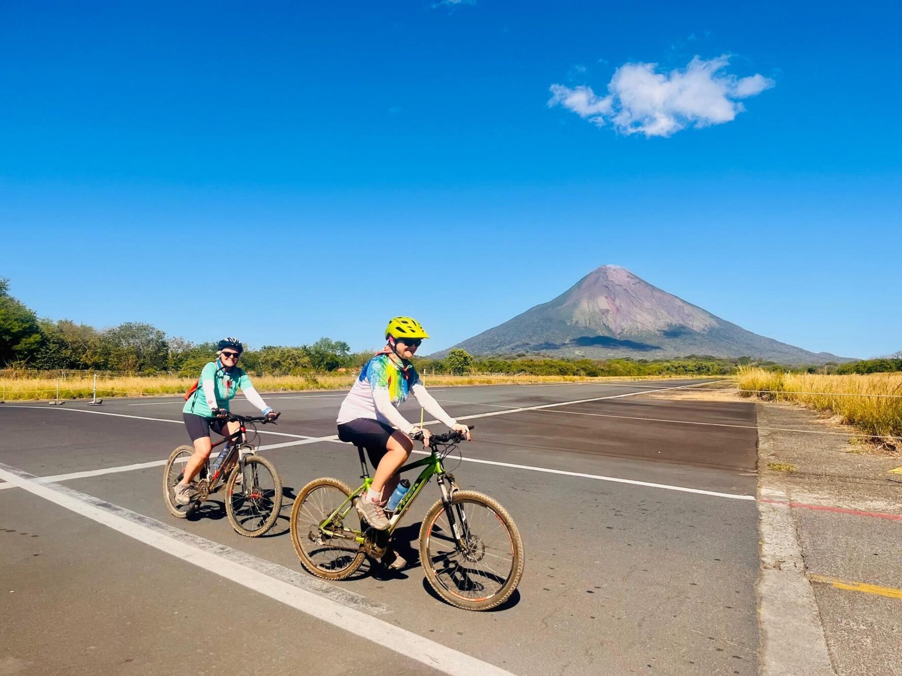 volcano cyclists costa rica
