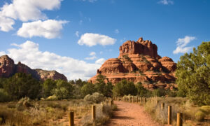 Hiking trail leading to Bell Rock in Sedona